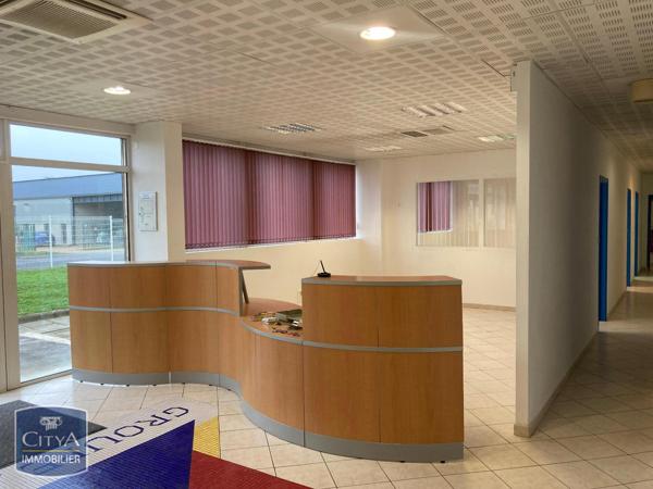 Local commercial à louer 253m²