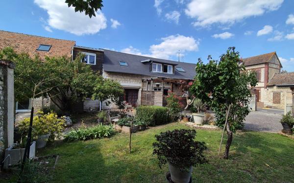Maison à vendre    9 pièces • 300 m2 Criquebeuf-sur-Seine