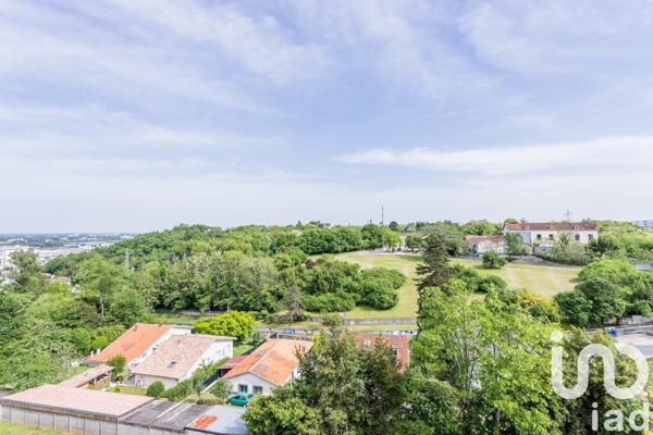 Duplex 4 pièces de 69 m² à Cenon (33150)