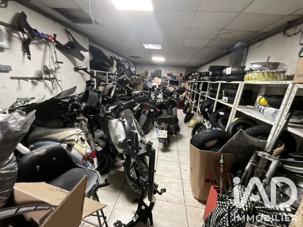 Garage, Station-service​ à vendre 150 m² Courbevoie