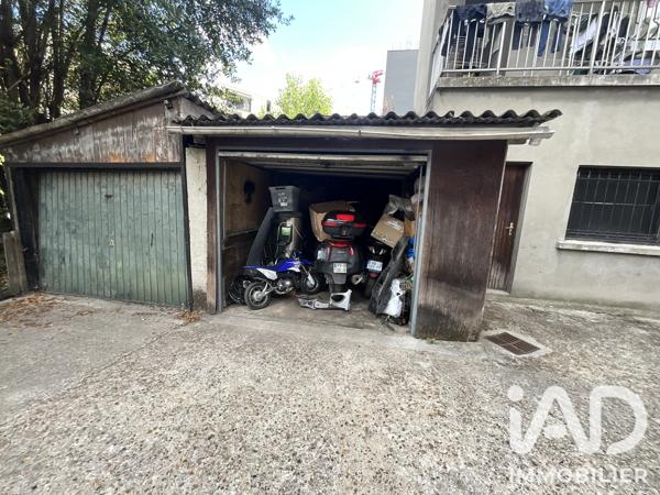 Garage, Station-service​ à vendre 150 m² Courbevoie