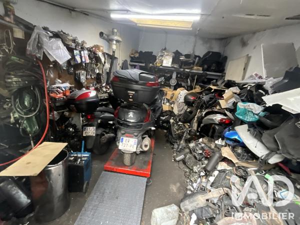 Garage, Station-service​ à vendre 150 m² Courbevoie