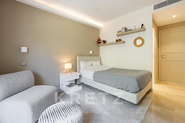 Appartement 4 pièces 150m2 Terrasse Vue Mer Vallauris limite Cannes