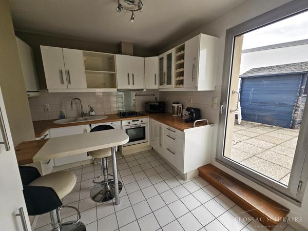 Poitiers proche du nouveau Palais de justice, T3 de 92 m² avec terrasses, parking, ascenseur et vue dégagée.