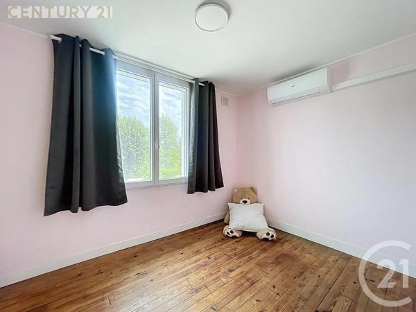 Maison à vendre  4 pièces - 130,90 m 2   MONTPON MENESTEROL  - 24