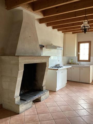 Maison en pierres 190 m² avec dépendances et terrain 1420 m²