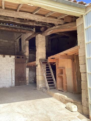 Maison en pierres 190 m² avec dépendances et terrain 1420 m²