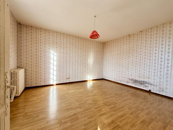 Maison en Pierre avec dépendances à vendre à Maransin