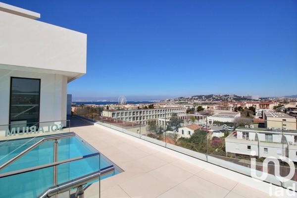 Appartement 3 pièces de 70 m² à Marseille (13008)