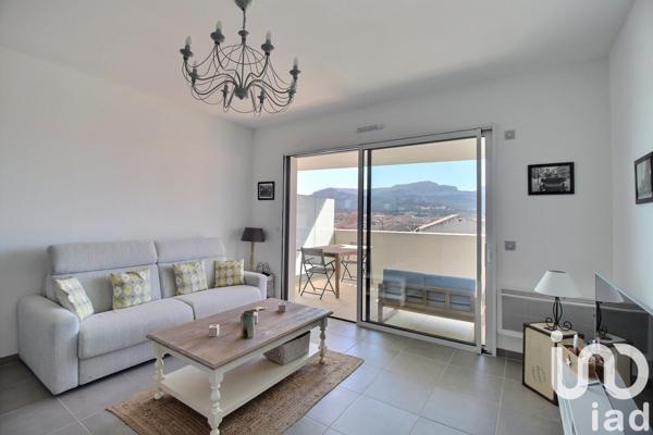 Appartement 3 pièces de 70 m² à Marseille (13008)