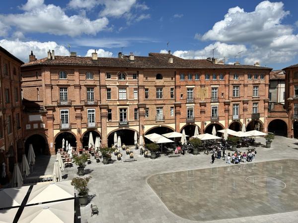 Magnifique duplex place nationale - Montauban (82000)