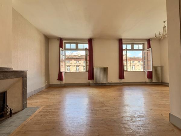 Magnifique duplex place nationale - Montauban (82000)