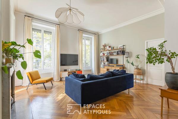 Appartement ancien rénové et traversant