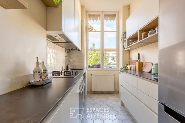 Appartement ancien rénové et traversant