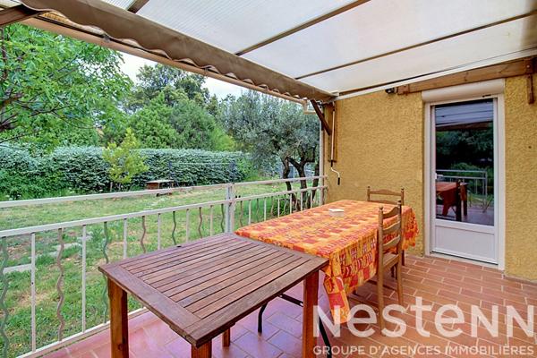 A VENDRE : Maison avec dépendances, piscine et grand terrain .