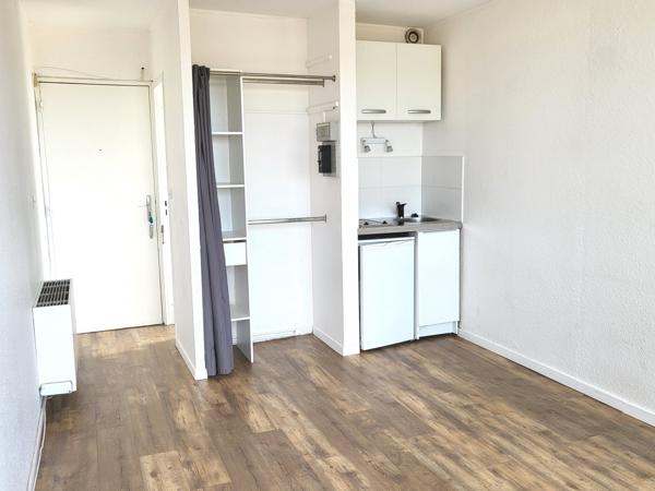 RÉS. LE CHATELET : AGRÉABLE STUDIO AVEC BALCON