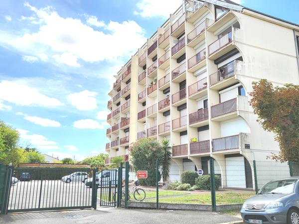 RÉS. LE CHATELET : AGRÉABLE STUDIO AVEC BALCON