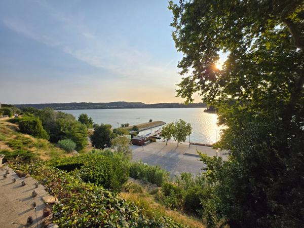 Appartement de vos rêves avec vue sur l'Étang de l'Olivier à Istres ! T2. 2 PIECES (13)