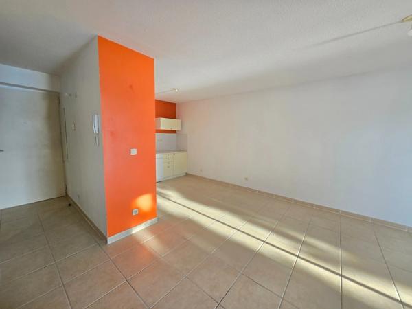Appartement de vos rêves avec vue sur l'Étang de l'Olivier à Istres ! T2. 2 PIECES (13)