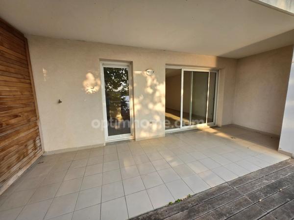 Appartement de vos rêves avec vue sur l'Étang de l'Olivier à Istres ! T2. 2 PIECES (13)