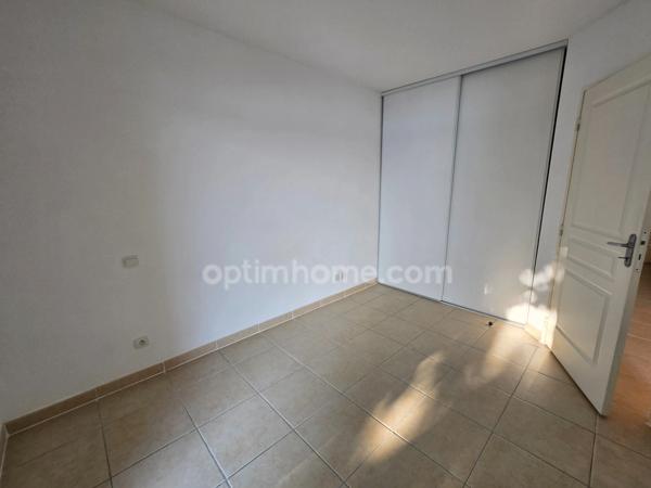 Appartement de vos rêves avec vue sur l'Étang de l'Olivier à Istres ! T2. 2 PIECES (13)