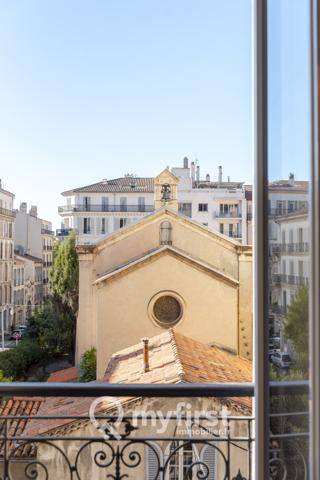 Haute-Ville de Toulon – Appartement haussmannien rénové, deux minutes de la Place de la Liberté