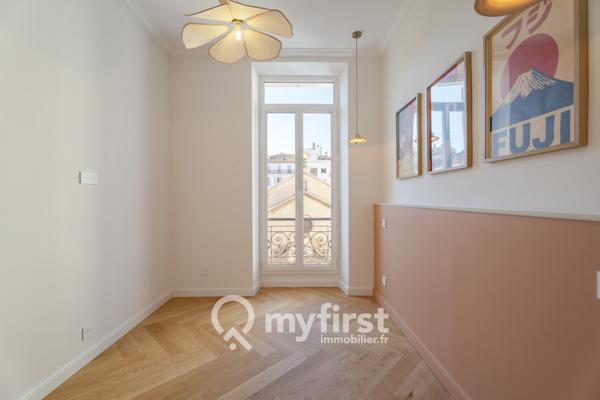 Haute-Ville de Toulon – Appartement haussmannien rénové, deux minutes de la Place de la Liberté