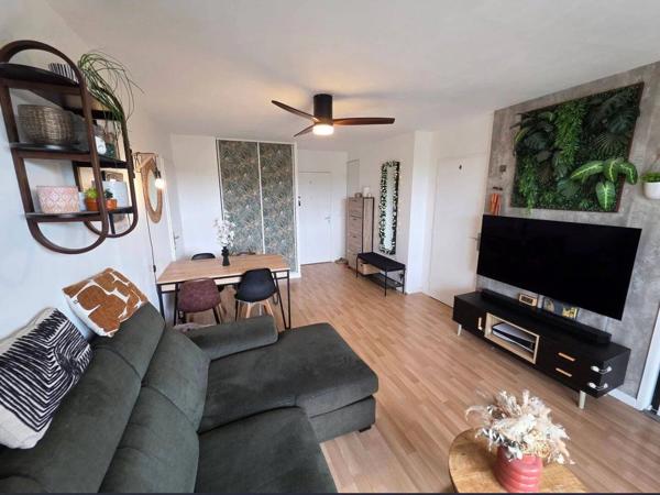 Vente                                                      Appartement
                        
                     4 pièces                      74 m2                     à Choisy-le-Roi