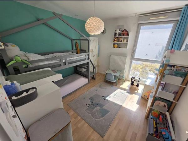 Vente                                                      Appartement
                        
                     4 pièces                      74 m2                     à Choisy-le-Roi