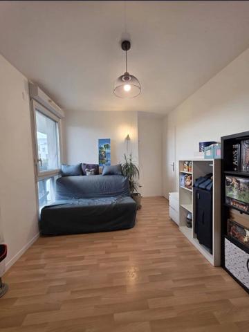 Vente                                                      Appartement
                        
                     4 pièces                      74 m2                     à Choisy-le-Roi