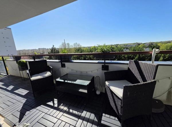 Vente                                                      Appartement
                        
                     4 pièces                      74 m2                     à Choisy-le-Roi