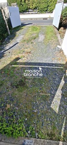BEL APPARTEMENT AVEC JARDIN / STATIONNEMENT
