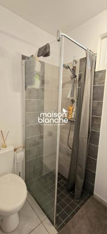BEL APPARTEMENT AVEC JARDIN / STATIONNEMENT