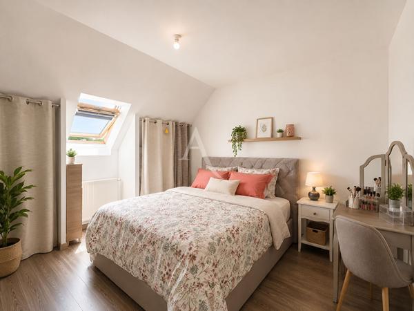 Maison Monnaie 6 pièce(s) 122 m2 -