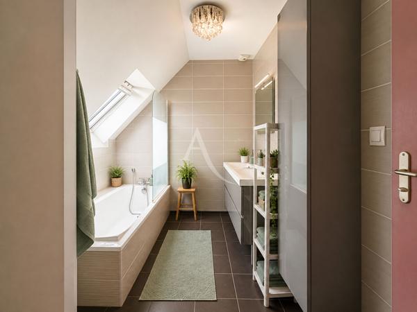 Maison Monnaie 6 pièce(s) 122 m2 -
