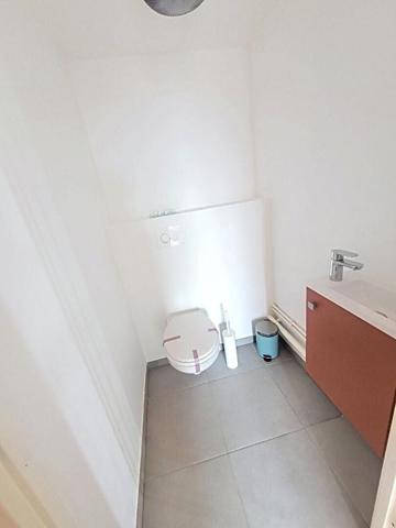 Halluin Appartement récent avec 2 chambres et terrasse