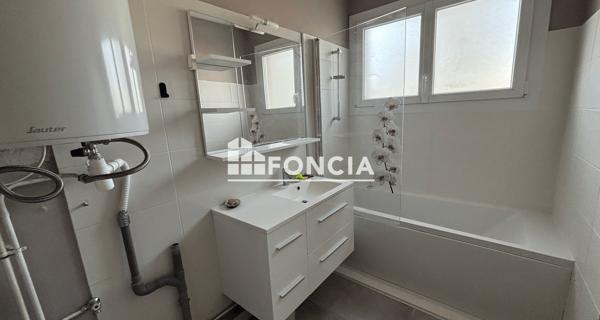 Location Appartement 3 pièces 73.98 m² - Guilherand-granges 07500