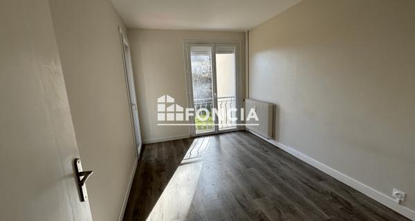 Location Appartement 3 pièces 73.98 m² - Guilherand-granges 07500