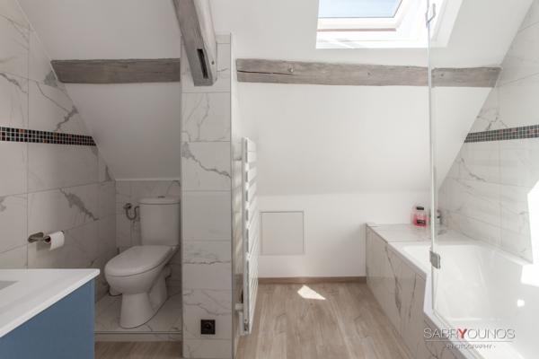 Duplex rénové T4 au 2d étage d'une petite copropriété ancienne en plein centre ville