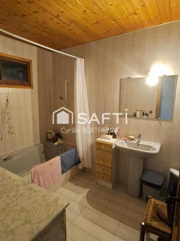 ? **Maison familiale ensoleillée à Font-Romeu – 2 appartements, jardin de rêve et bonne humeur garantie !**