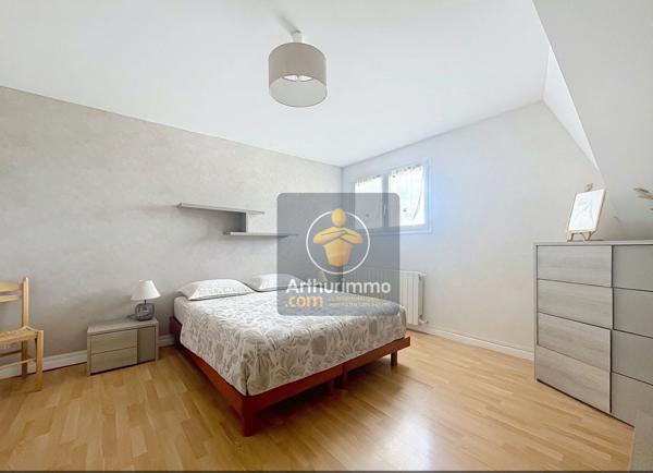 Vente                                                      Maison
                        
                     7 pièces                      144 m2                     à Ormesson-sur-Marne