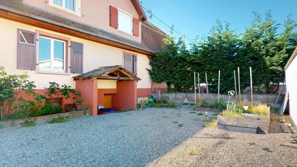 Appartement 4 pièces avec extérieurs, caves et stationnement – Ensisheim (68190)