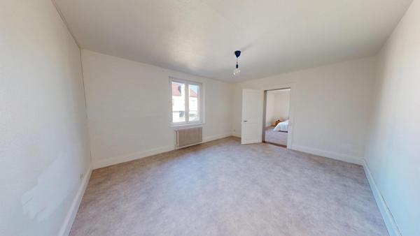 Appartement 4 pièces avec extérieurs, caves et stationnement – Ensisheim (68190)