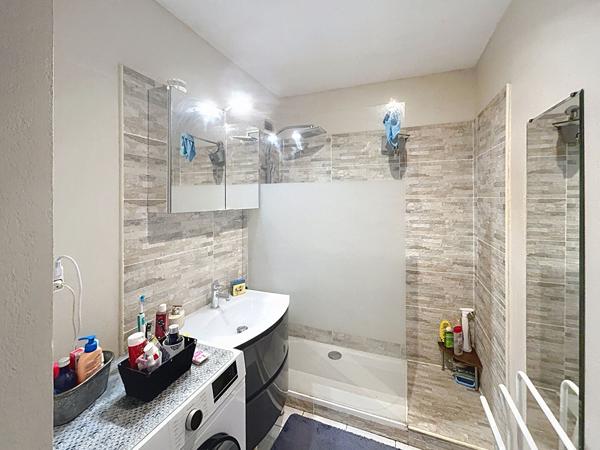 Frejus T3 rez de jardin, traversant, terrasse, jardin, garage