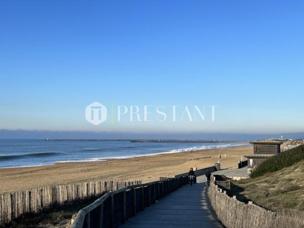 Chiberta emplacement recherché, grande parcelle paysagée et arborée avec maison et piscine, ANGLET