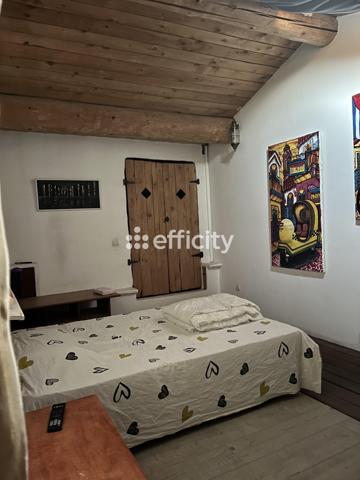 Maison
         7 pièces
        - 240 m² Exclusivité 895 000 € *