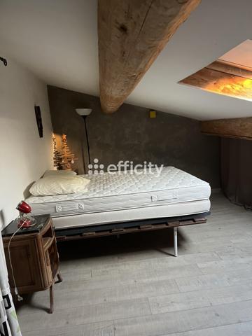 Maison
         7 pièces
        - 240 m² Exclusivité 895 000 € *