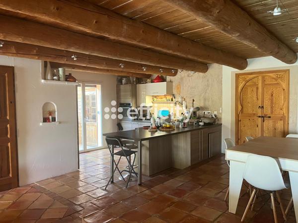 Maison
         7 pièces
        - 240 m² Exclusivité 895 000 € *