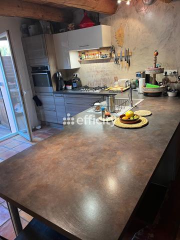 Maison
         7 pièces
        - 240 m² Exclusivité 895 000 € *