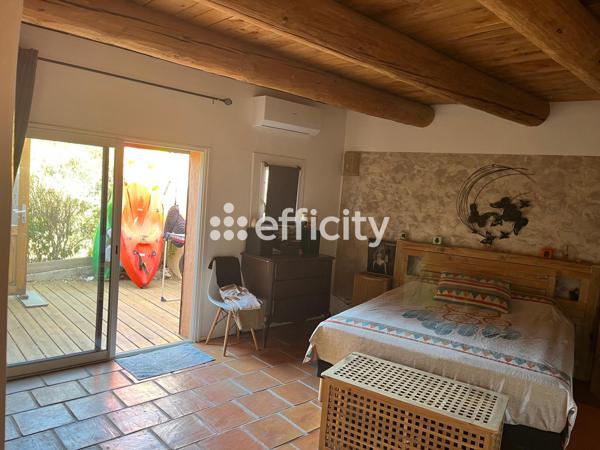Maison
         7 pièces
        - 240 m² Exclusivité 895 000 € *